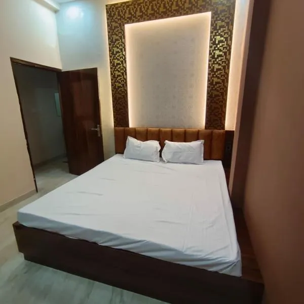 Hari Har vila house Air conditioner Full vila for rent, hotel sa Ujjain