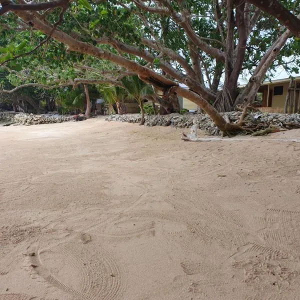 Eco Dive Vanuatu Bungalows & Backpackers, hotel di Luganville