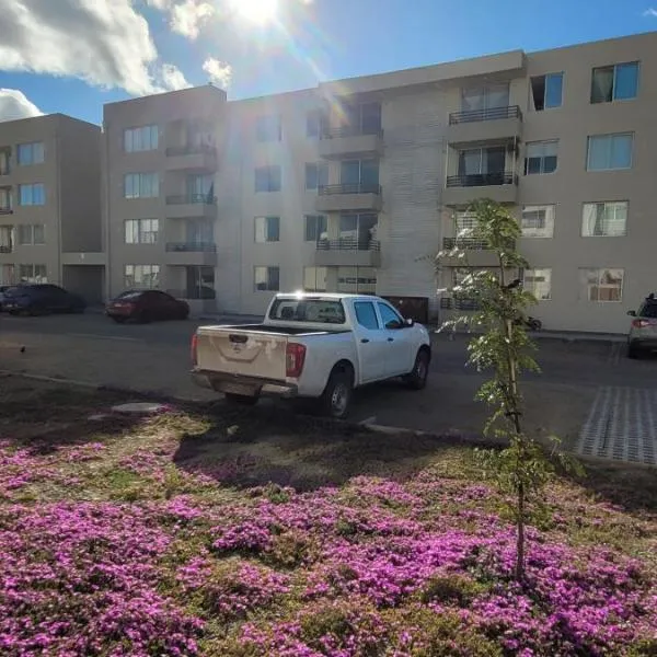 Departamento con piscina, hotell i Ovalle