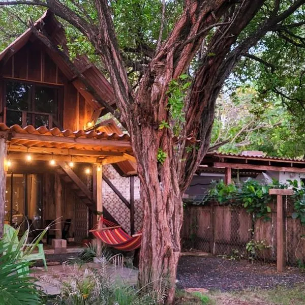 Charming Cabaña on the beach, готель у місті Pedregal