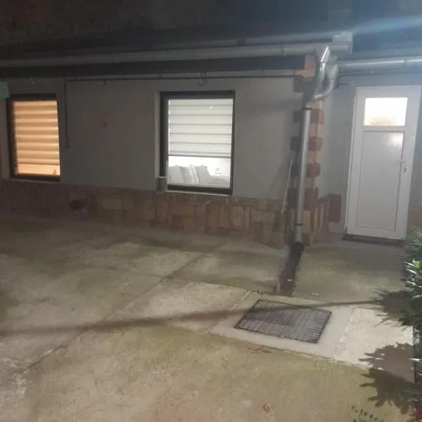 Apartman Sanika, hotel v destinácii Sremska Kamenica