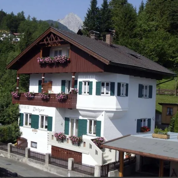 Haus Pelzer, hotelli kohteessa Mittenwald