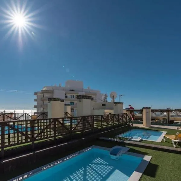 Ocean Terrace Apartment, hotel en Armação de Pêra