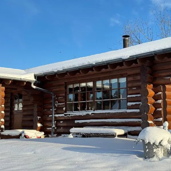 Fjordhygge - Authentic wood log cabin summerhouse near water, fjord and forest, viešbutis mieste Orø