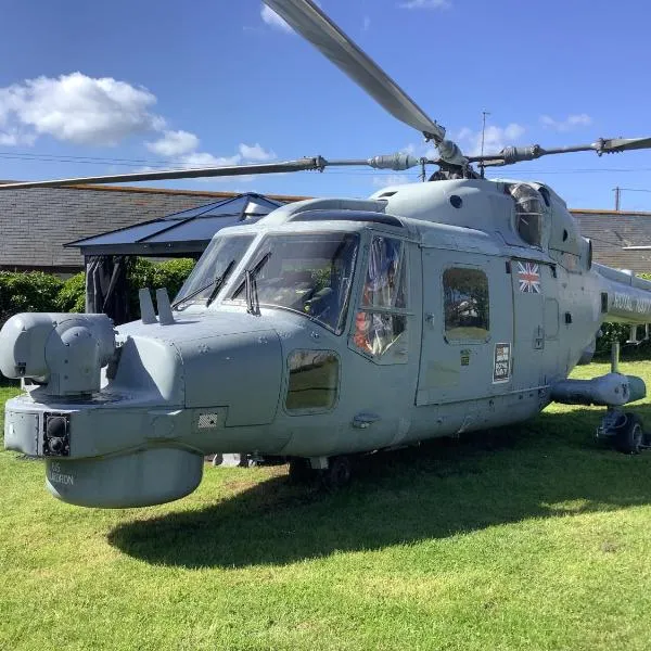 Haelarcher Helicopter Glamping, hotel en Lizard