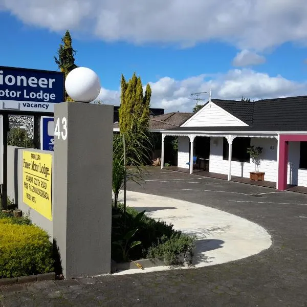 Papakura Pioneer Motor Lodge & Motel, hotell i Karaka