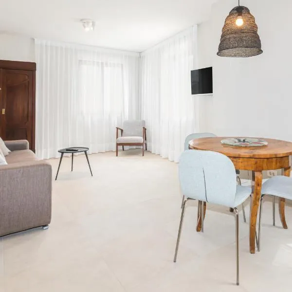 Contrada del Nonno Apartments (city center - private parking on-site) โรงแรมในMarasi