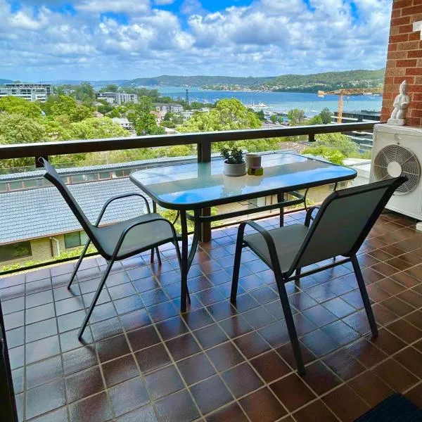 Gosfords Best Location with Views, Hotel in Avoca Beach