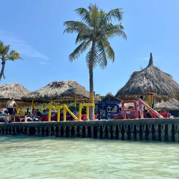 Doña Aura, Hotel in Isla Mucura