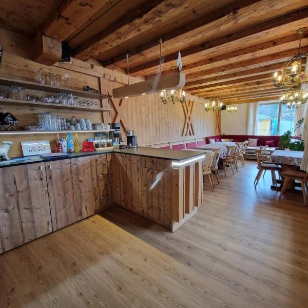 Panorama-Ferienhaus im Stubaital, hotelli kohteessa Seefeld in Tirol