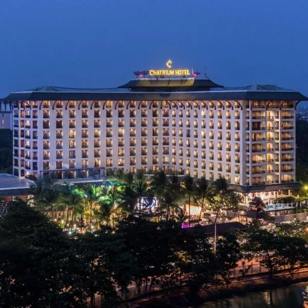 Chatrium Hotel Royal Lake Yangon, hotel em Sanchaung