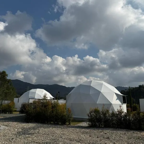 Glamping Guatapé, מלון בגואטפה