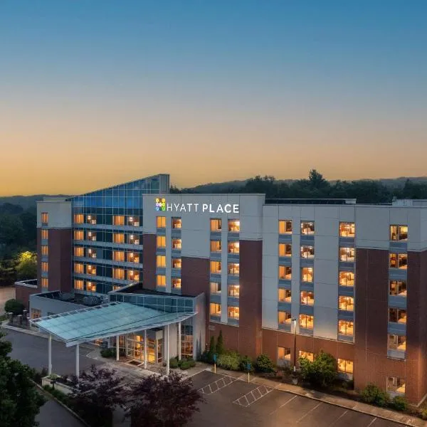 Hyatt Place Uncasville - Casino Area، فندق في ميستيك