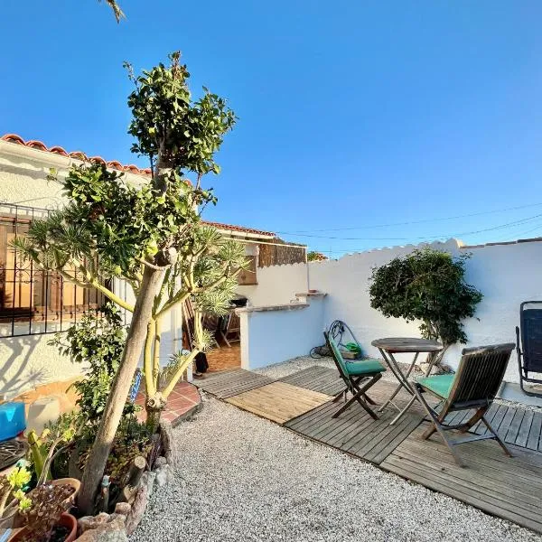 Bungalow Steps from Moraira, hotell sihtkohas Denia