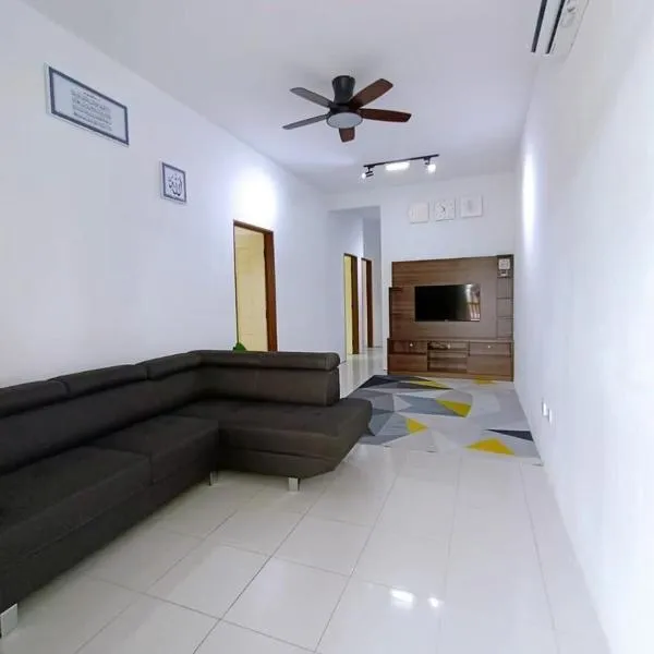 Manjung Point Homestay, hotelli kohteessa Seri Manjung