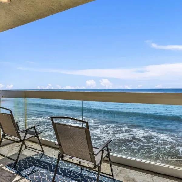 Malibu Beach House with Private Beach Access, hotel en Malibú