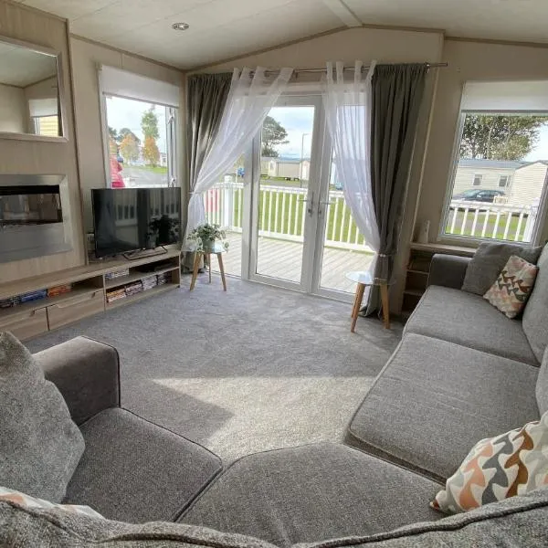 Cosy Holiday Home at Seton Sands near Edinburgh and North Berwick, hotel in Edinburgh