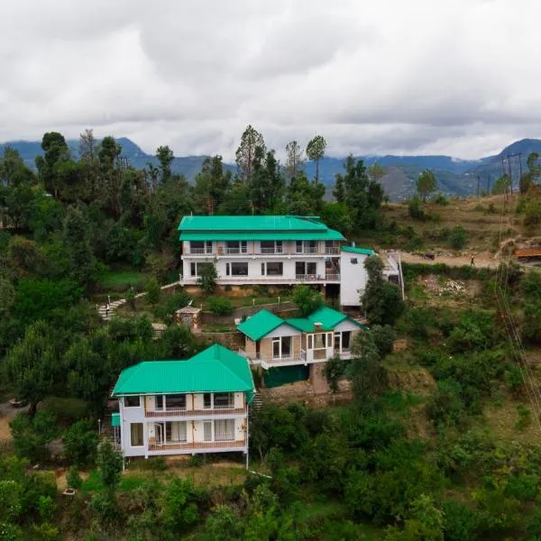 Shree Parijat Resort At Mukteshwar Hill Station with Himalayan View โรงแรมในอัลโมรา