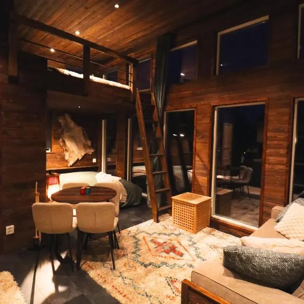 Reindeer River lights lodge โรงแรมในคิรูนา