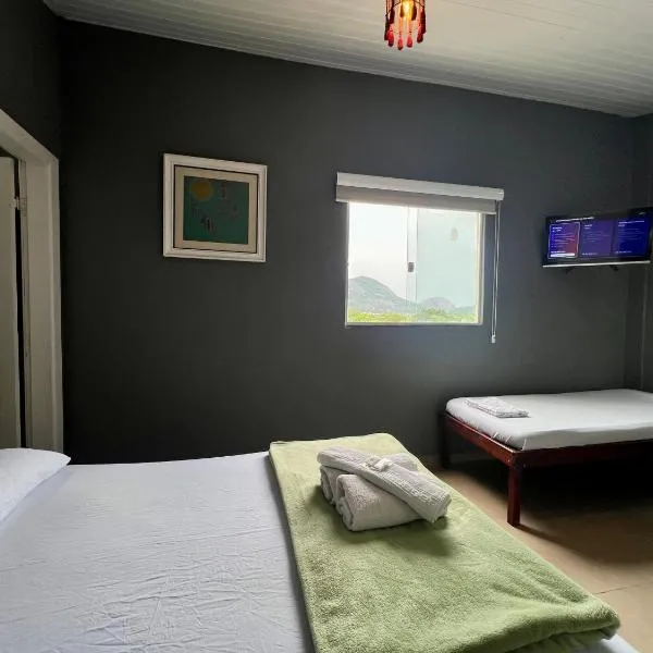 Espaço Verano- quarto Família, hotell i Niterói