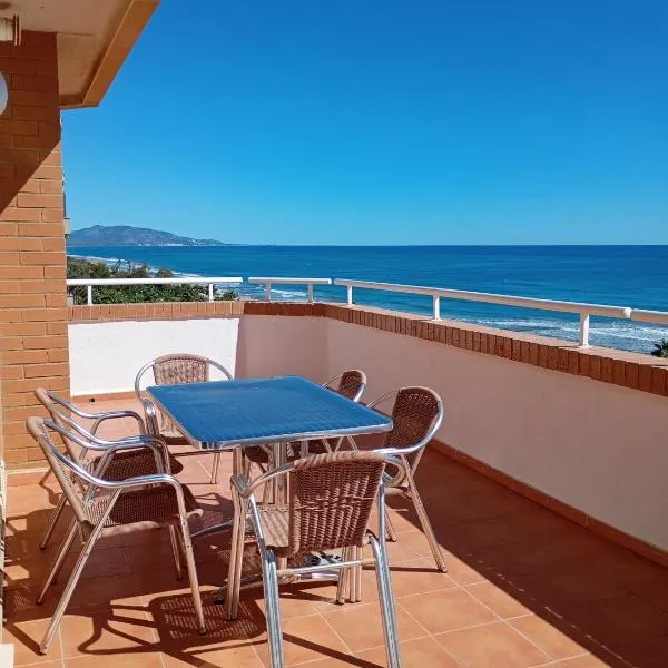 Apartamentos Danesp-Playa de les Amplaries Marina Dor- Frontales al Mar, хотел в Оропеса дел Мар