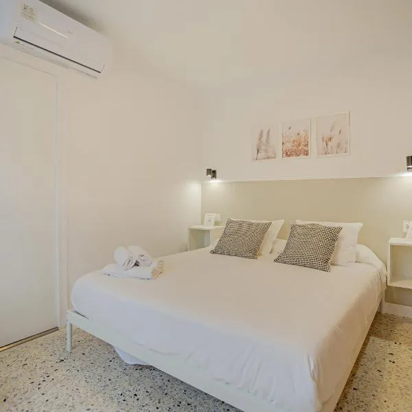 HOSTAL y APARTAMENTO MOLÍ DE MAR, hotel Lloret de Marban