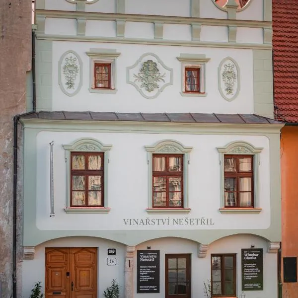 Renesanční vinařský dům v historickém centru Znojma, hotel u gradu Výrovice