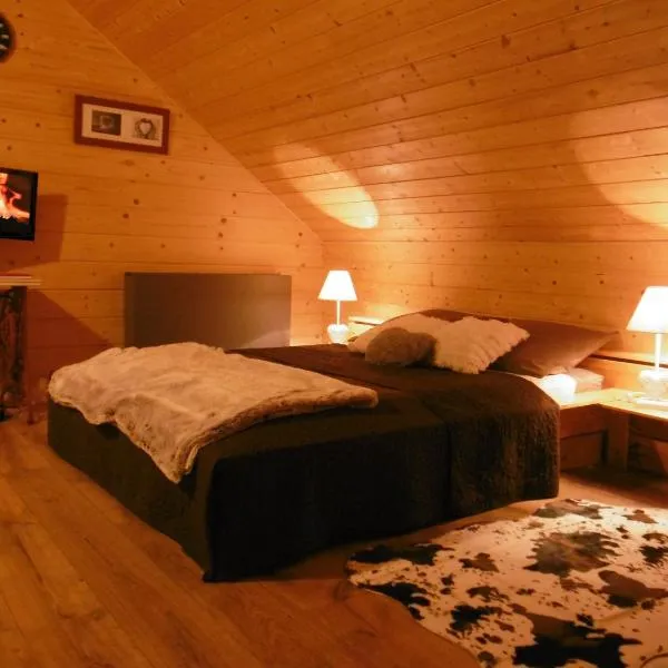 Gite Au Coeur Du Chalet en Belledonne vers Prapoutel Les 7 Laux, отель в Гренобле