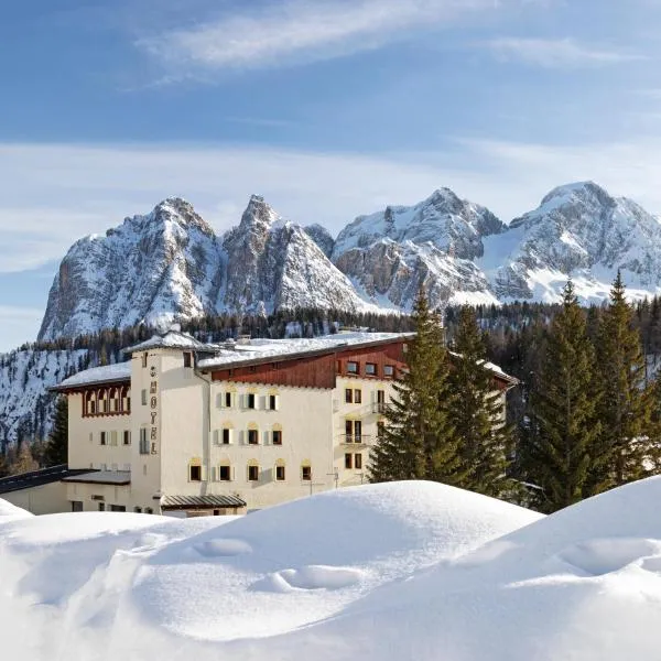 B&B Hotel Passo Tre Croci Cortina, hotel u gradu 'Misurina'