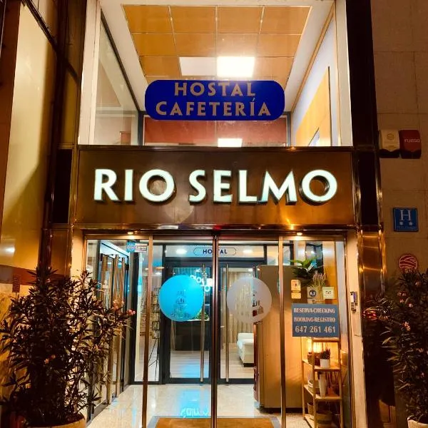 Hostal RIO SELMO, hotel u gradu Ponferada