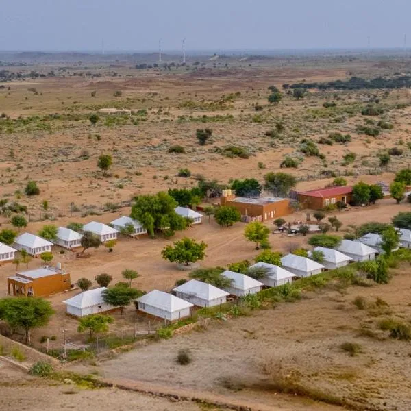 Jaisalmer Winds Desert Camp, hotel di Sām