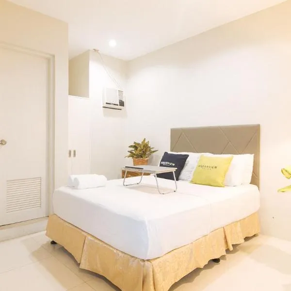 UrbanView at Lacson Street Bacolod City by RedDoorz, hotell i Silay