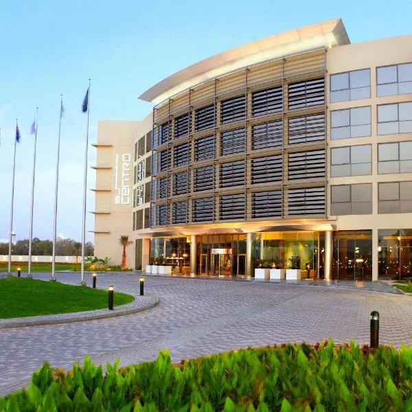 Centro Sharjah, hotel u gradu Hunaywah