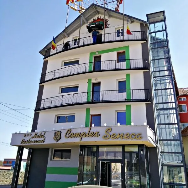 Hotel Seneca, מלון בSăbişa