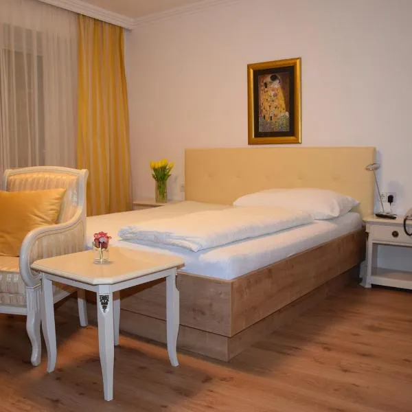 Appartement-Hotel GH Zum Goldenen Schiff, hotel en Mauthausen