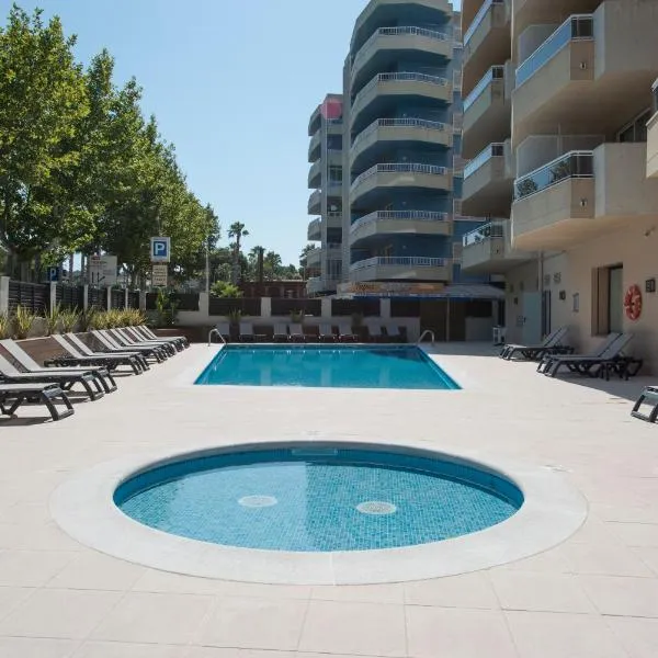 Apartamentos California: Salou'da bir otel