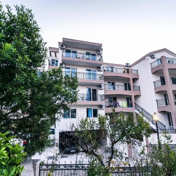 Milara Apartments, khách sạn ở Budva