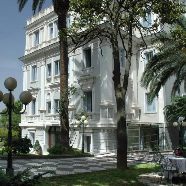 Hotel Flora, hotel sa Frascati