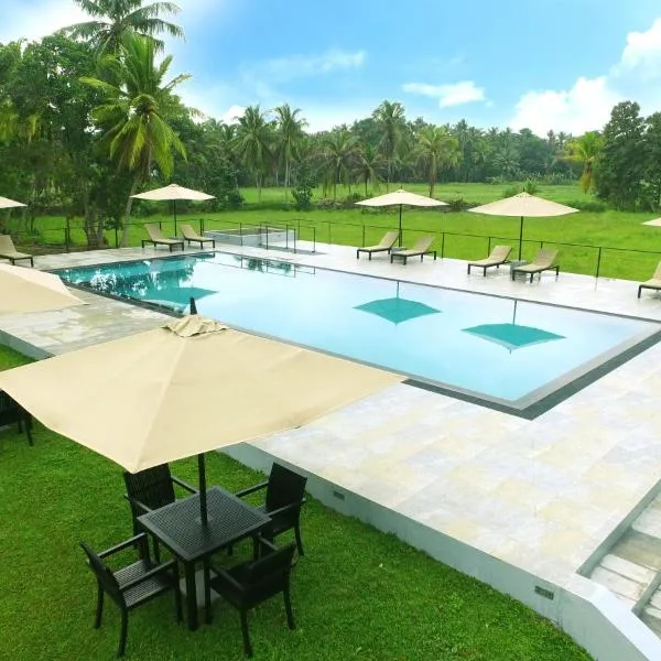 Miracle Resorts & Villas โรงแรมในKotuwewela