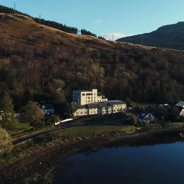 Loch Long Hotel, hotel v destinaci Tarbet