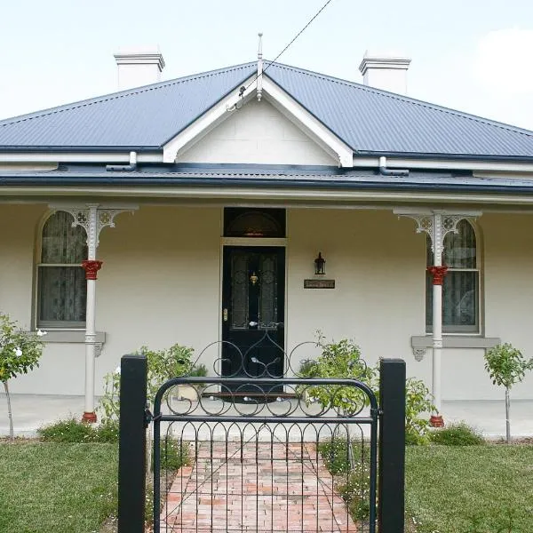 Encore's Delkeith Cottage, hotel v destinaci Bathurst