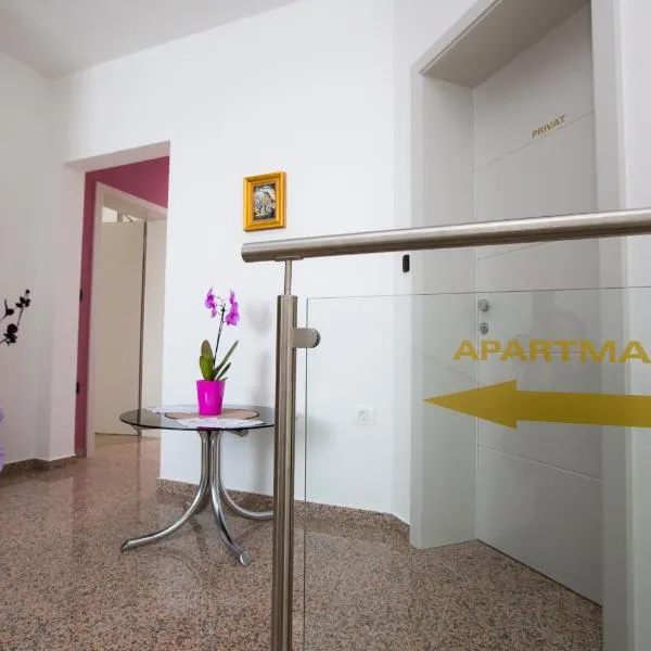 Apartma Grže, готель у місті Постойна