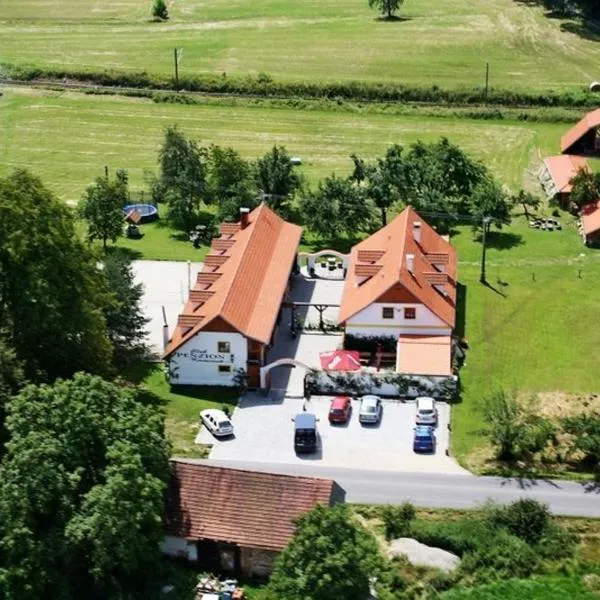 Penzion Kaminek, hotel em Nové Hrady