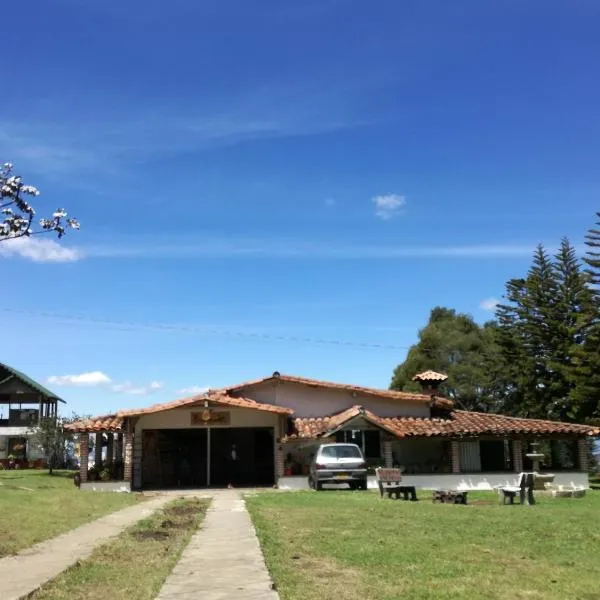 Al Bosque Hostel & Glamping, hotelli kohteessa Rionegro