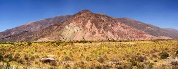 Hoteller nær Cerro de los Siete Colores (Fjellet med de sju farger)