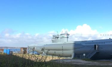 Naval Memorial & Submarine Museum: готелі поблизу