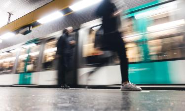 Viesnīcas tuvumā vietai metro stacija Jean-Jaures