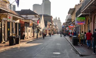 Muzikos klubas „Bourbon Street“: viešbučiai netoliese