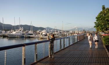 โรงแรมใกล้ท่าจอดเรือ Cairns Marlin