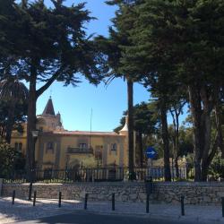 Museo-Biblioteca Condes Castro Guimarães, Cascais